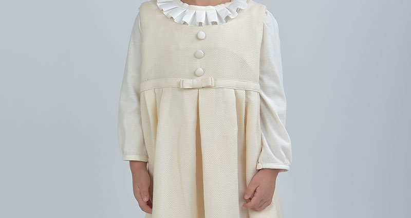子供用ギフトにぴったりな洋服「ハイウエストワンピース」の写真